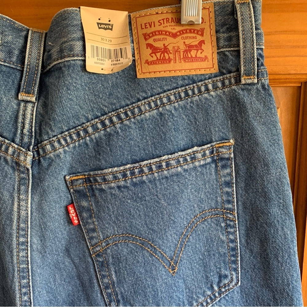 NWT LEVI’S JEANS HIGH RISE WIDE LEG STRAIGHT SIZE 30 - Picture 4 of 10